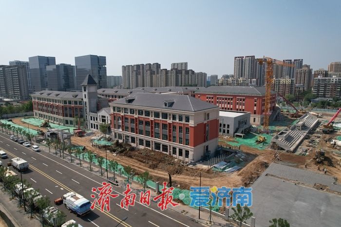 工业南路北小学建设提速，校园主体展露新貌，配套工程同步推进