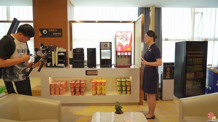 品质服务与文旅融合新图景 济南机场开展“泉城飞享，服务随行” 航站楼直播活动