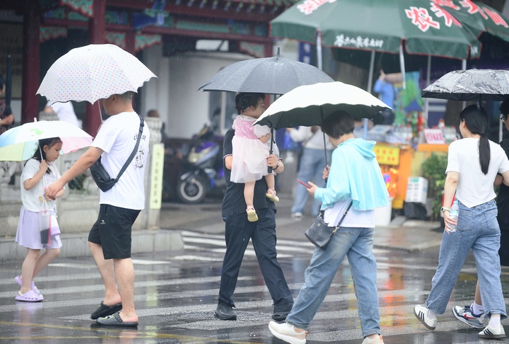 高温“退场”雷雨“接管” 未来一周济南“雨水套餐”来袭