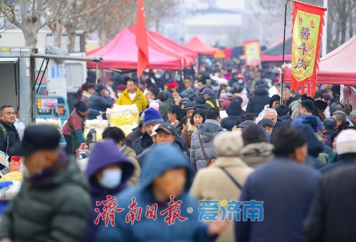 腊月年集人气旺，仲宫大集年味浓