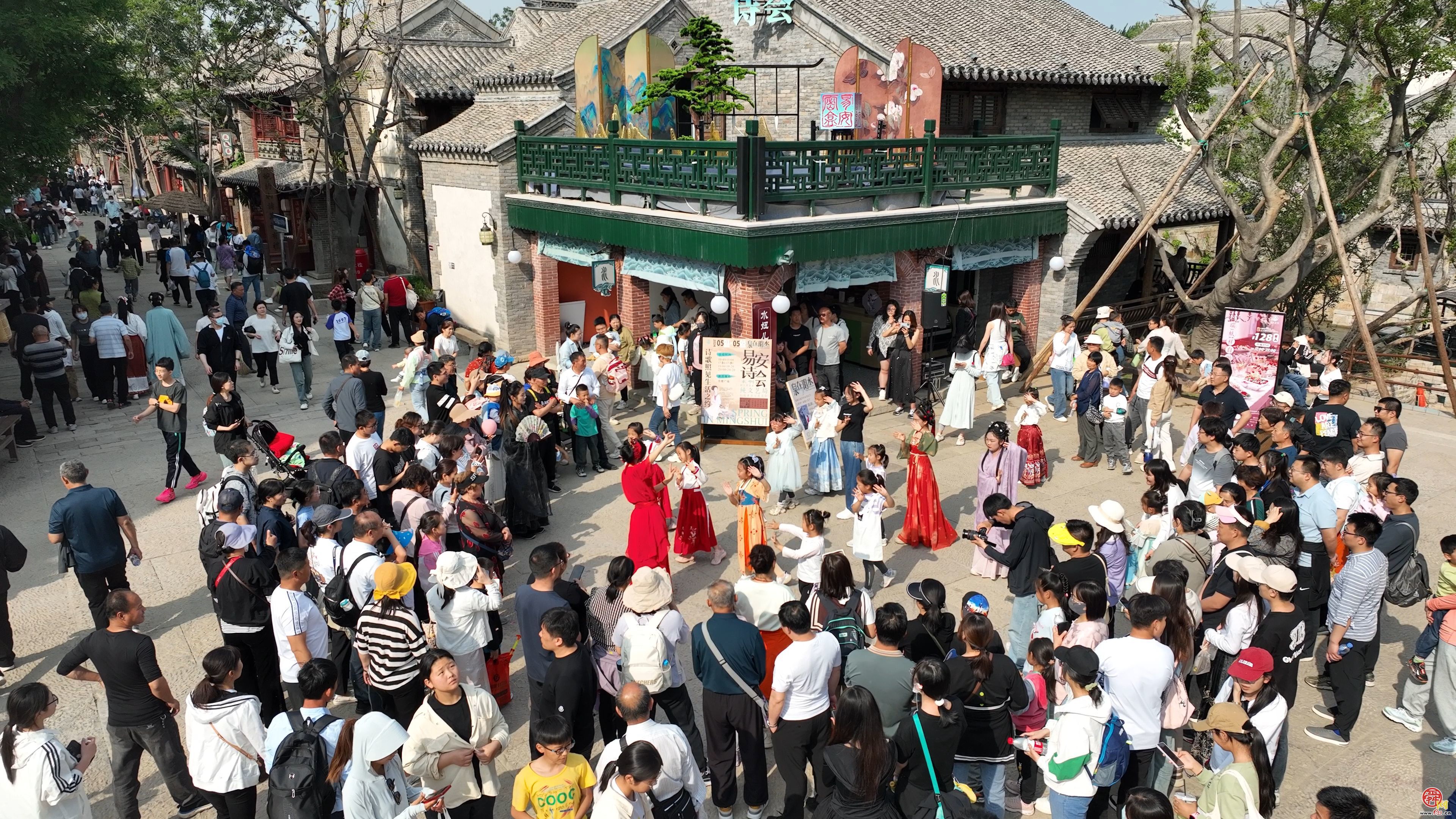 航旅融合新突破  国际中转迎新篇 济南机场迎来首批 航旅融合国际中转航线旅游团