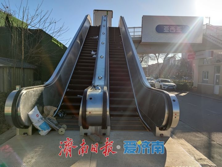 济南济泺路过街天桥进入收尾阶段 即将全面投用