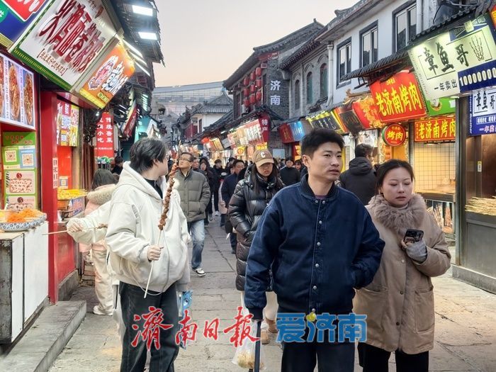 春节临近，济南芙蓉街夜游升温