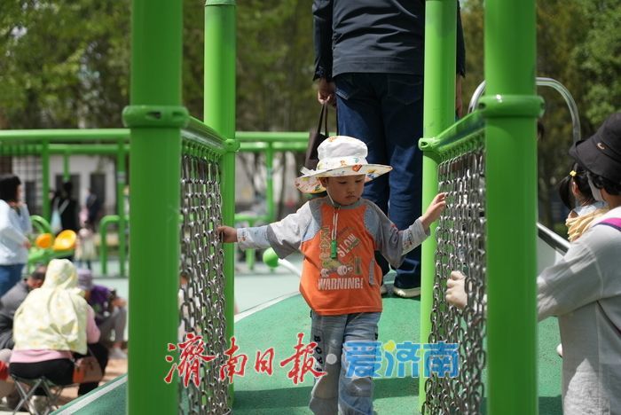大明湖畔童趣浓！儿童友好乐园成亲子欢乐新坐标