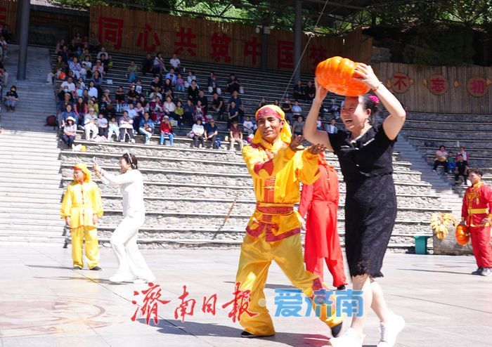 九顶塔赶秋节启幕 盛装鼓乐庆丰收