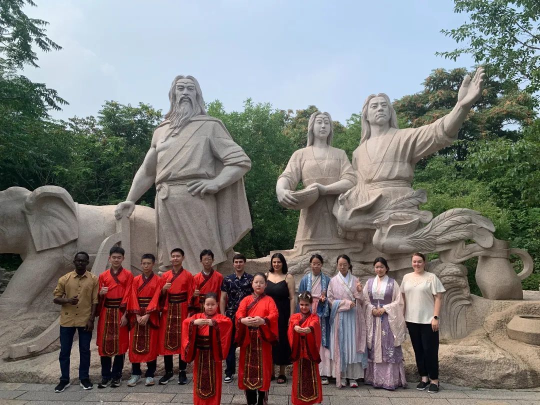 “泉”在济南过暑假 