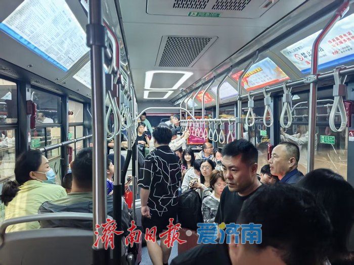 中秋高铁临客来，公交彻夜保出行