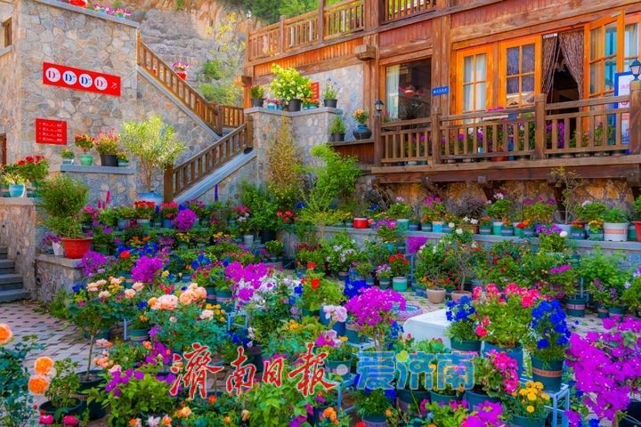 “五一”假期济南30家景区共接待游客393.27万人次，实现营业收入1.30亿元