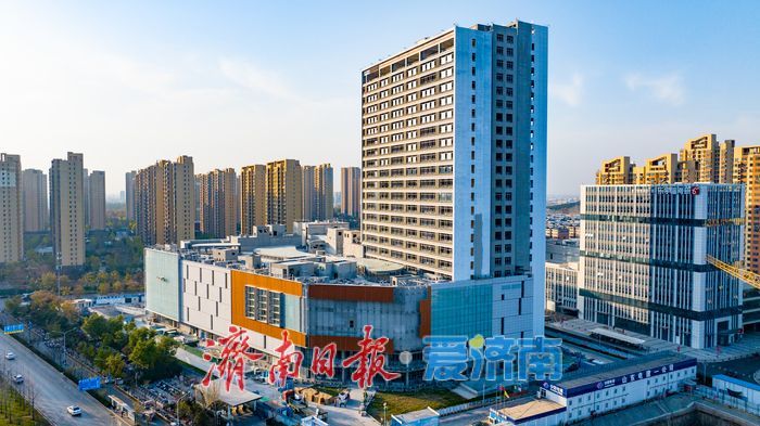 万融广场（腊山店）建设进度全面提速，外立面施工加速推进