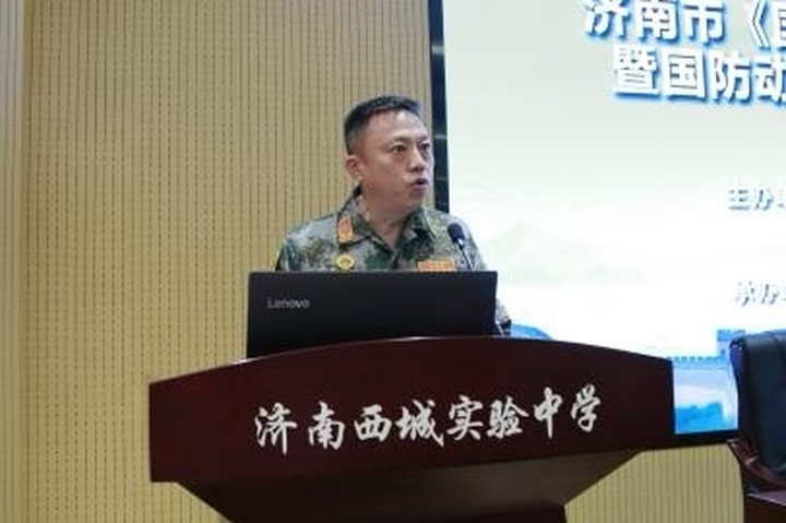 国防动员教育进校园丨济南向全市中小学校发放《国防动员知识》读物