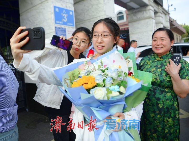 大幕落下，考生挥别高考“成人礼”怀揣梦想再出发