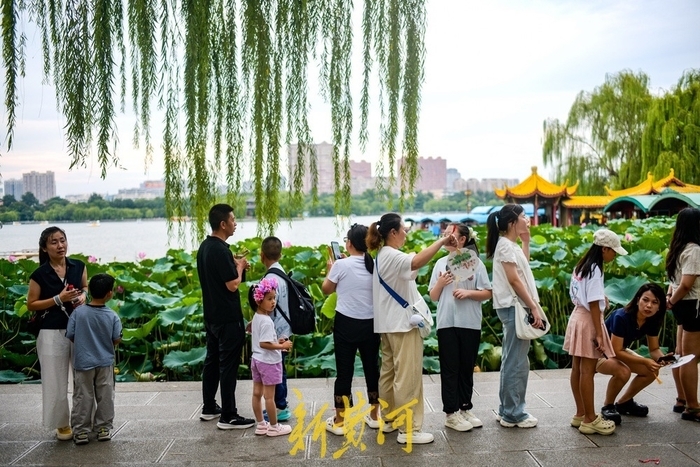 趵突泉、大明湖、五龙潭、环城公园联动，国庆中秋游园会即将欢乐开启