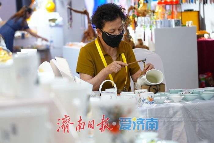 超2000家采购商、300 家企业汇聚泉城！掀起乐购外贸优品“双向奔赴”