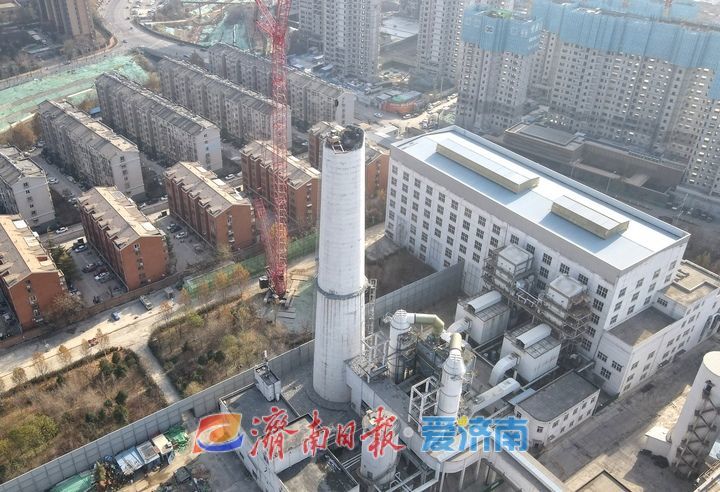进展顺利，济南东新热电厂烟囱破拆过半