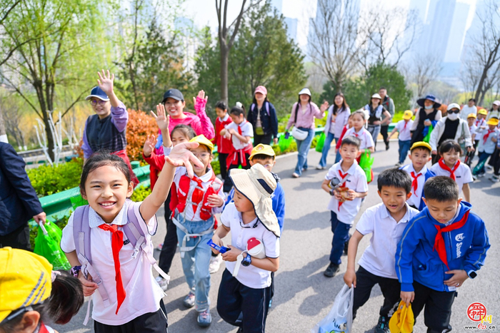 从登山者到守护者 泉城市民有新身份 “一城山色”生态守护志愿服务联盟成立