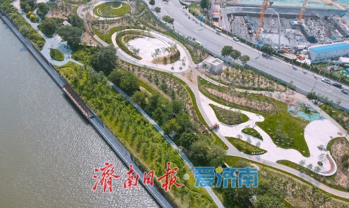 小清河畔新添滨河社区公园
