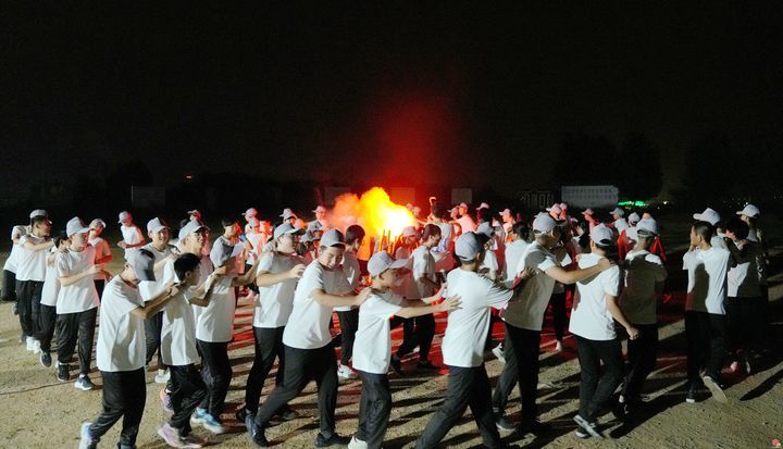 “爱我国防”军事体验活动第二期首日纪实：迷彩青春正启航