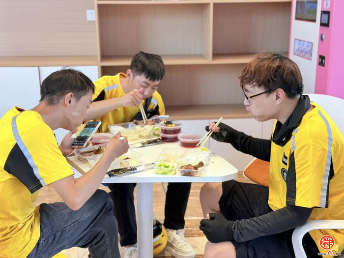 一餐热饭暖人心！济南首个 