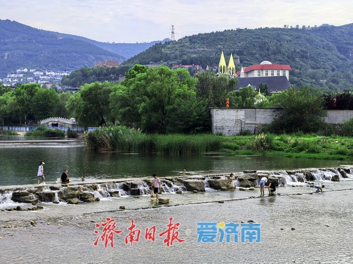 一年四季 泉在济南丨济南玉符河雨后美如画 市民踏浪戏水享夏日清凉