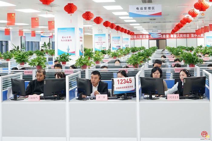 现场接热线、派任务！天桥区“三抓”热线工作，力解民生“老大难”