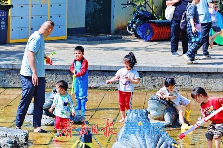 一年四季 泉在济南丨五龙潭戏水享清凉 泉畔欢歌度初夏