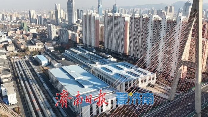 新质生产力在车间：当机器人开始“修火车”