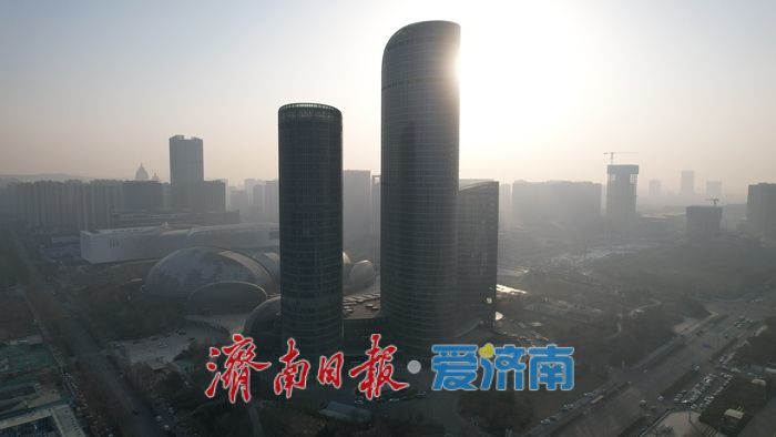 一年四季 泉在济南丨雾笼泉城宛如画卷