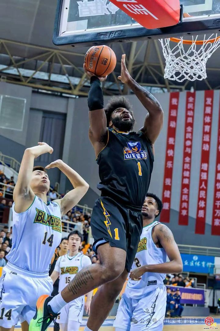 蜜獾主场复仇103比93上海玄鸟，大比分扳成1比1！