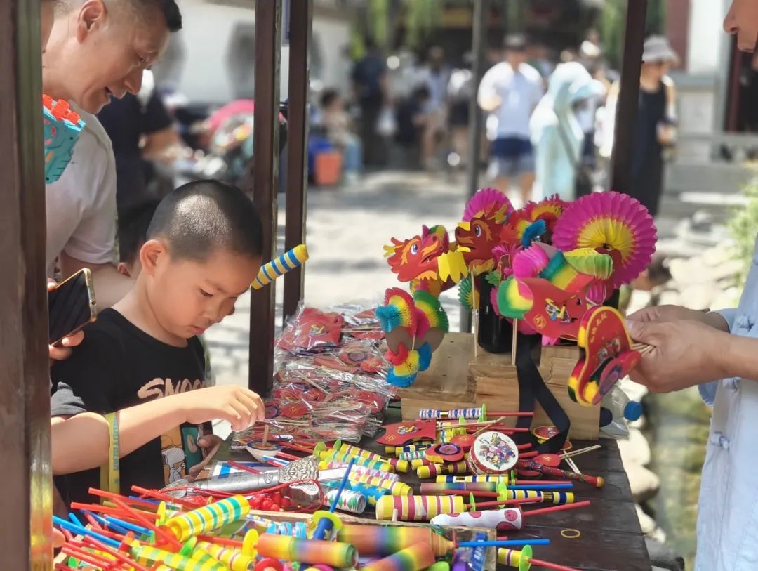 看热辣滚烫的济南“图鉴”