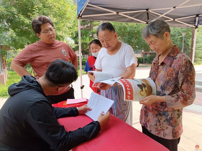 爱心蔬菜进社区 食品安全暖民心——王舍人街道万象新天东区社区开展关爱老人免费送菜进社区活动