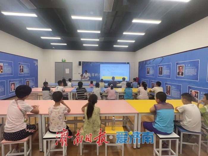 探秘“热胀冷缩”的魔法：济南市科技馆“小小科学家”公益课堂带你玩转温度计