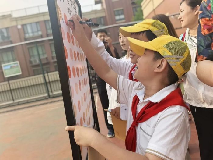 今天，我十岁了！高新区凤凰路小学给“十岁娃”过了一个集体生日