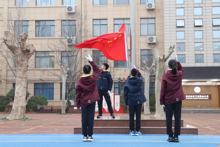 【雏燕·启航】春启和燕志·龙马逐航天——济南市历下区燕山小学2026年春季开学典礼