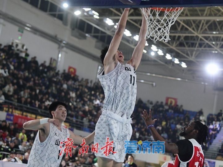 巩晓彬“重出江湖”，率山东U22全运男篮热身大胜芝加哥怒火队