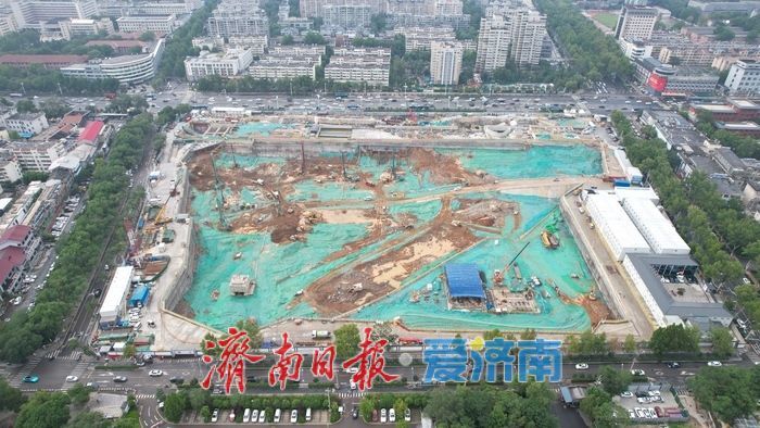 济南千佛山北广场地下结构加速施工 打造5万平方米地下商业空间及2.7万车位！