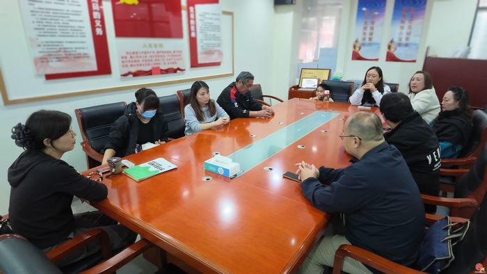 记者牵线搭桥送“良方”，和平里社区探索人宠和谐治理新路径