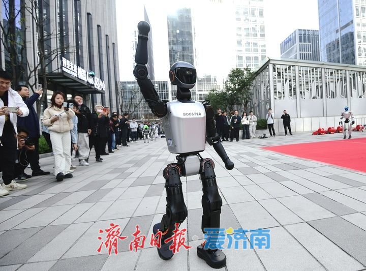 中国北方地区首家机器人6S中心落户济南汉峪金谷