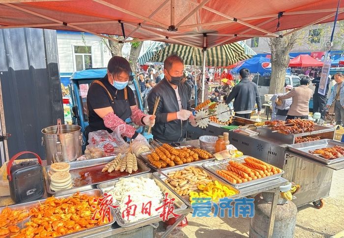 坐地铁“赶”滩头大集！香椿芽抢“鲜”上市 济南市民争相“打包春天”
