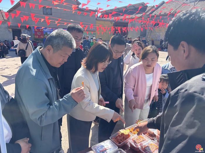 普集街道第三届香椿采摘节开幕啦!