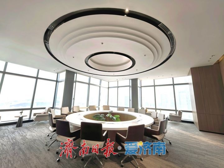 走进“济南第一高”，探访“塔尖会客厅”