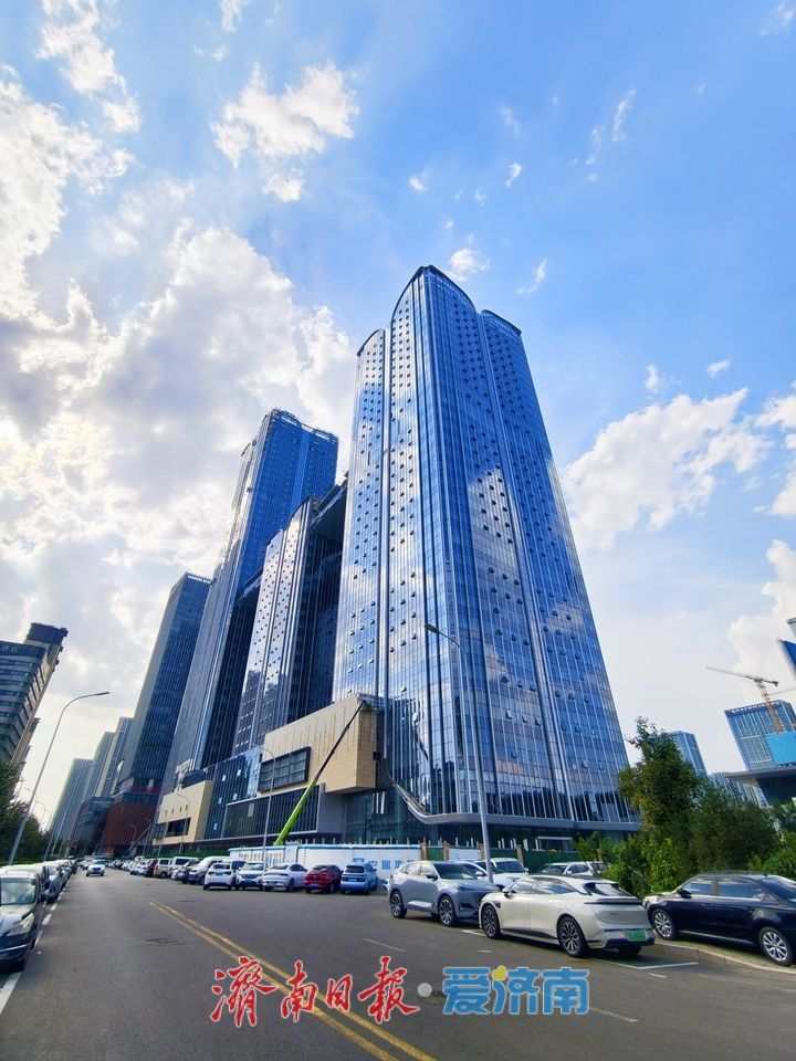 济南西部新地标显现 万融云城项目建设提速