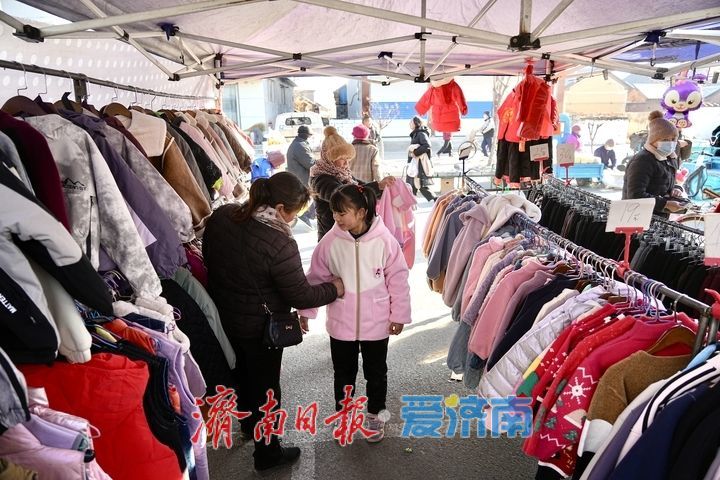 赶大集 品年味 感受人间“烟火气”