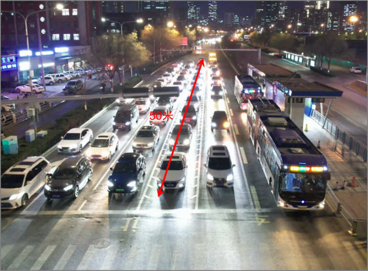 济南奥体中路可变车道上岗，晚高峰直行效率提升超两成