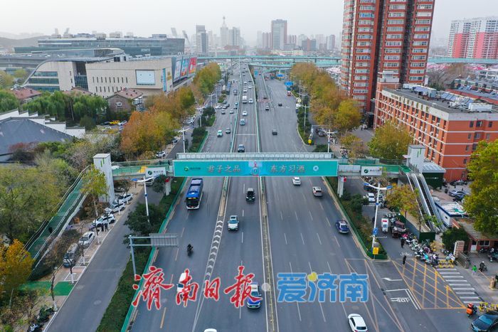 泉城公园过街天桥升级，无障碍通行指日可待