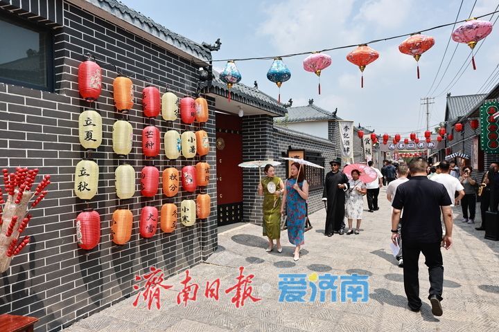 文武古韵映古巷 文旅新风醉游人