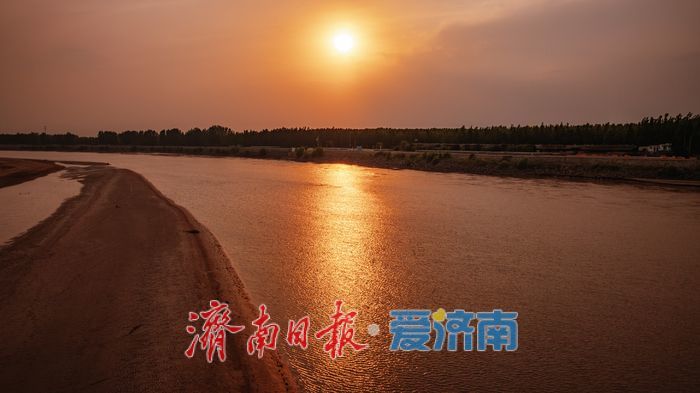 济南：黄河之滨“染金色”，日落景观燃亮大河新画卷