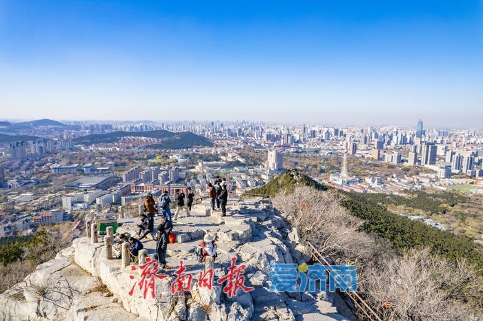 一年四季 泉在济南丨登顶千佛山，邂逅最美城市天际