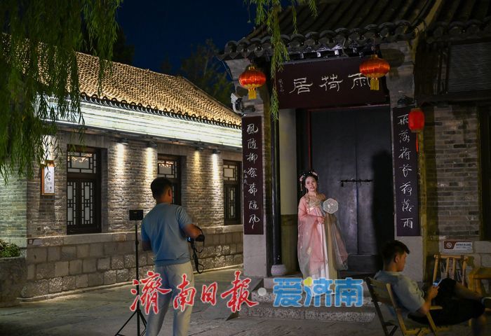 一年四季 泉在济南丨曲水亭街暮色画卷