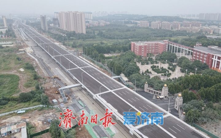 工业北路快速路东延项目 高架段开始施划交通标识线