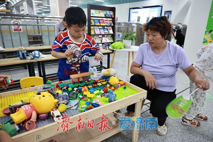 地铁站变身清凉客厅！地铁站点纳凉区暖心上线，盛夏送出城市凉意
